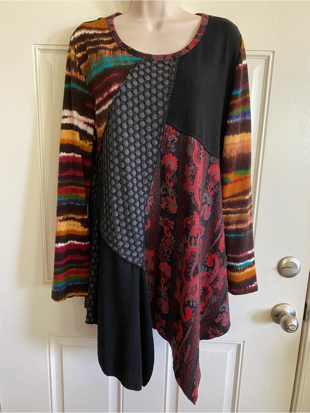 The Pyramid Collection Multicolor Patchwork Tunic with Red & Black Panels size L